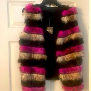 NWT- Vest faux fur women size L